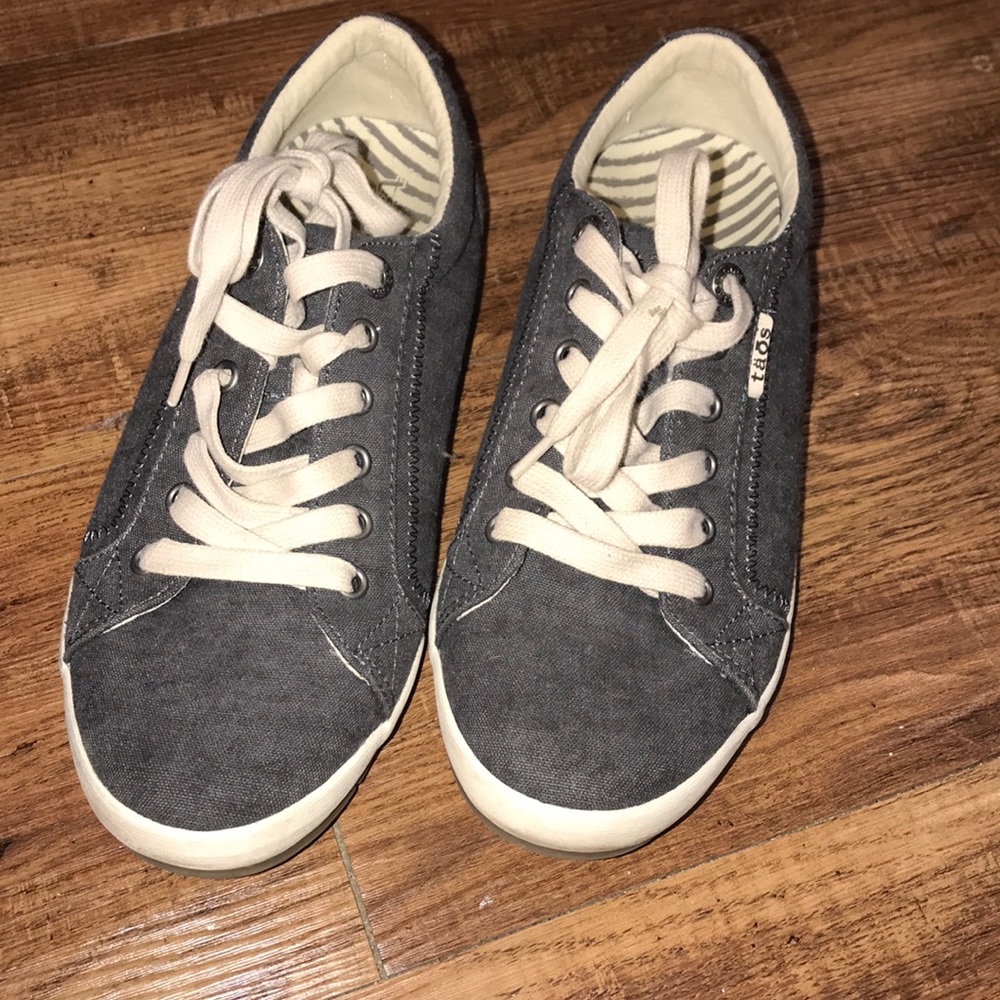 Women’s Taos sneakers
